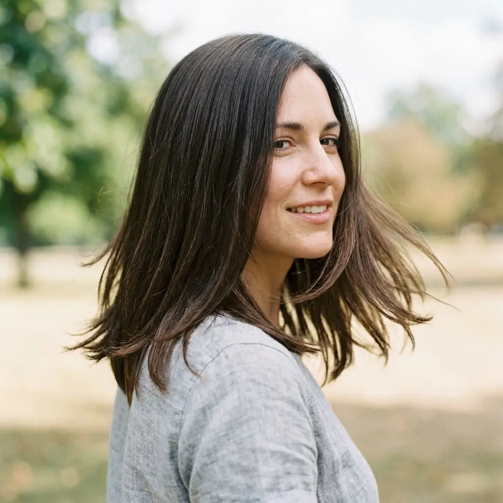 8. Straight Hair with Soft Ends (Natural Movement)